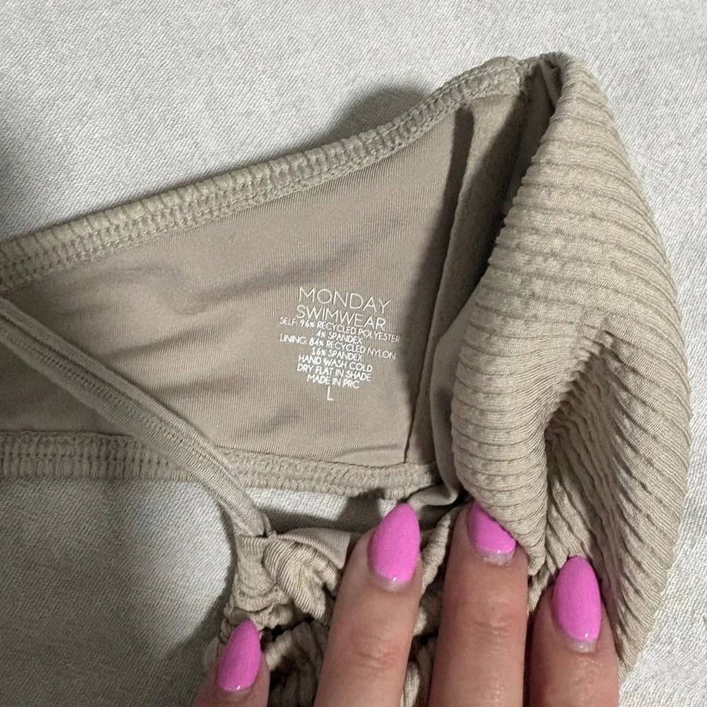 Monday Swimwear Sand‎ Copacabana Top L Byron M Bottom Beige